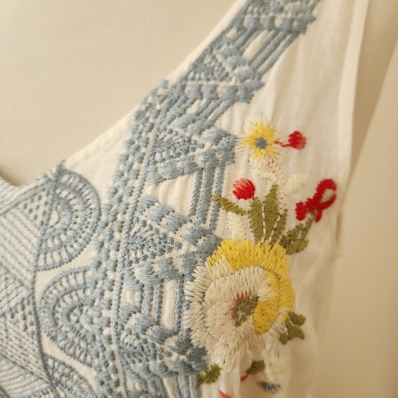 JOHNNY WAS LINEN EMBROIDERED LINED DRESS - Picture 2 of 9